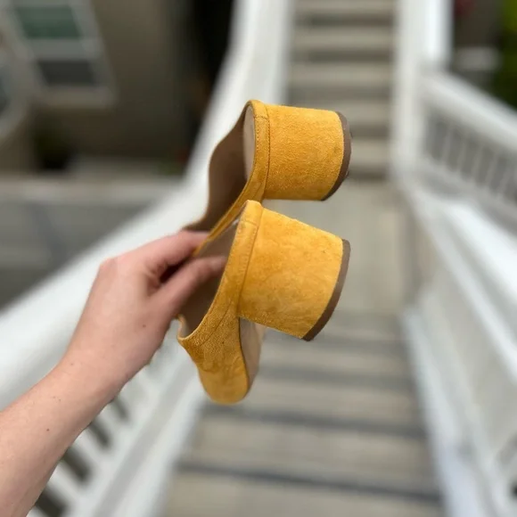 Everlane Mustard Yellow Suede Block Heel Mules - Picture 4 of 11